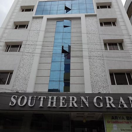 Hotel Southern Grand Vijayawāda Buitenkant foto