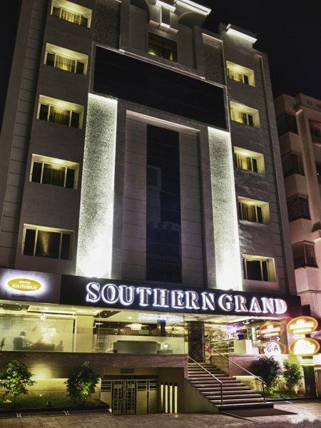Hotel Southern Grand Vijayawāda Buitenkant foto