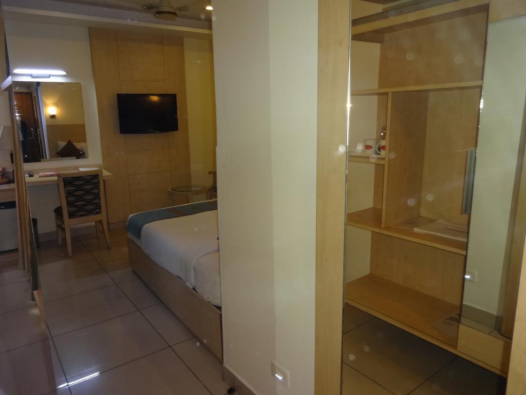 Hotel Southern Grand Vijayawāda Buitenkant foto