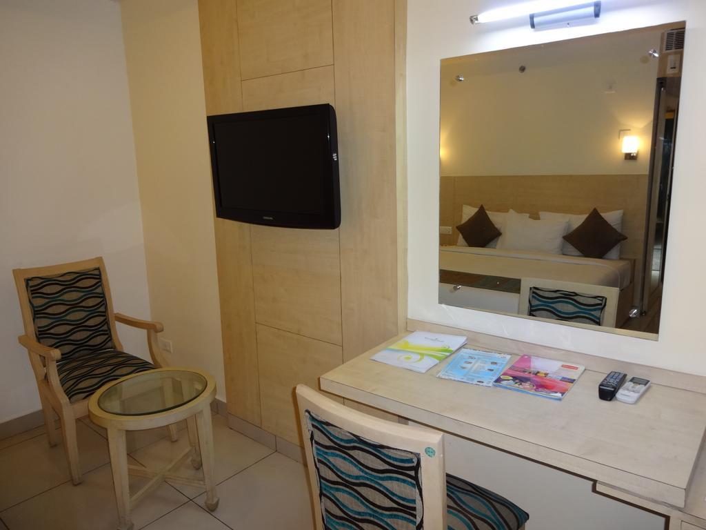 Hotel Southern Grand Vijayawāda Buitenkant foto
