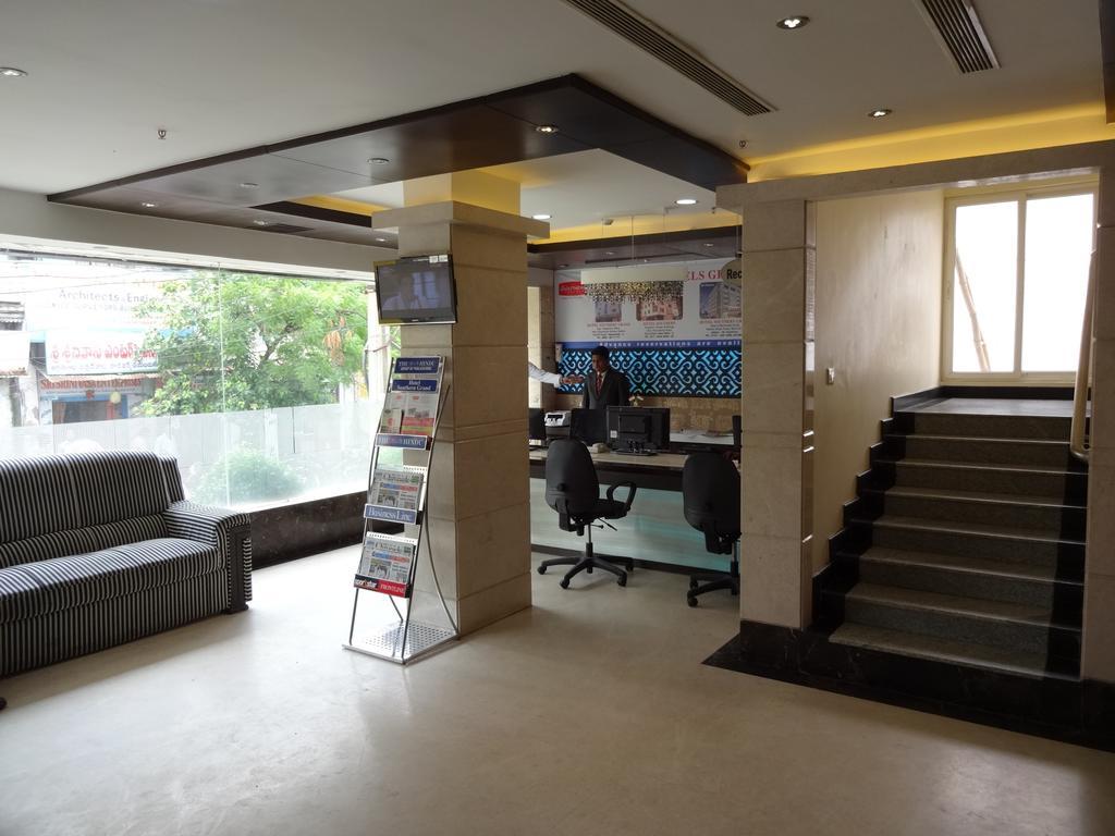 Hotel Southern Grand Vijayawāda Buitenkant foto