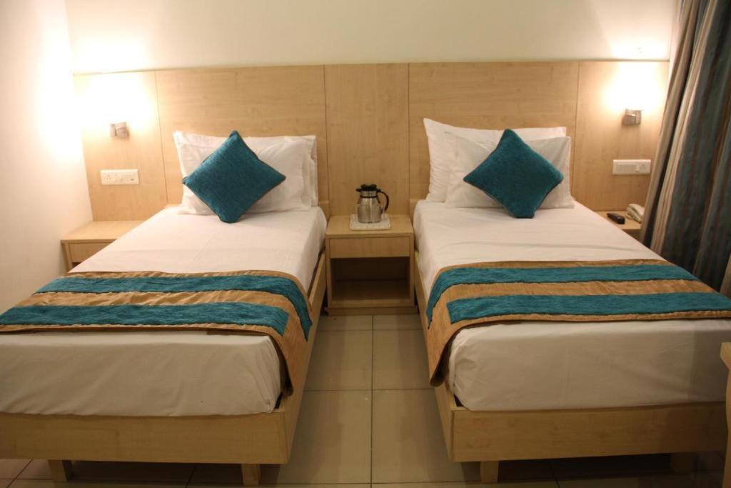 Hotel Southern Grand Vijayawāda Buitenkant foto