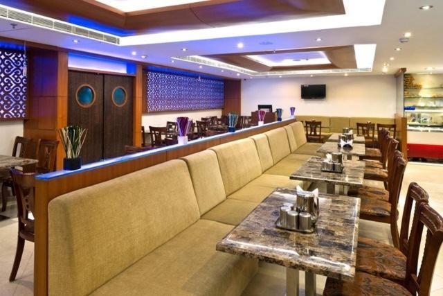 Hotel Southern Grand Vijayawāda Buitenkant foto