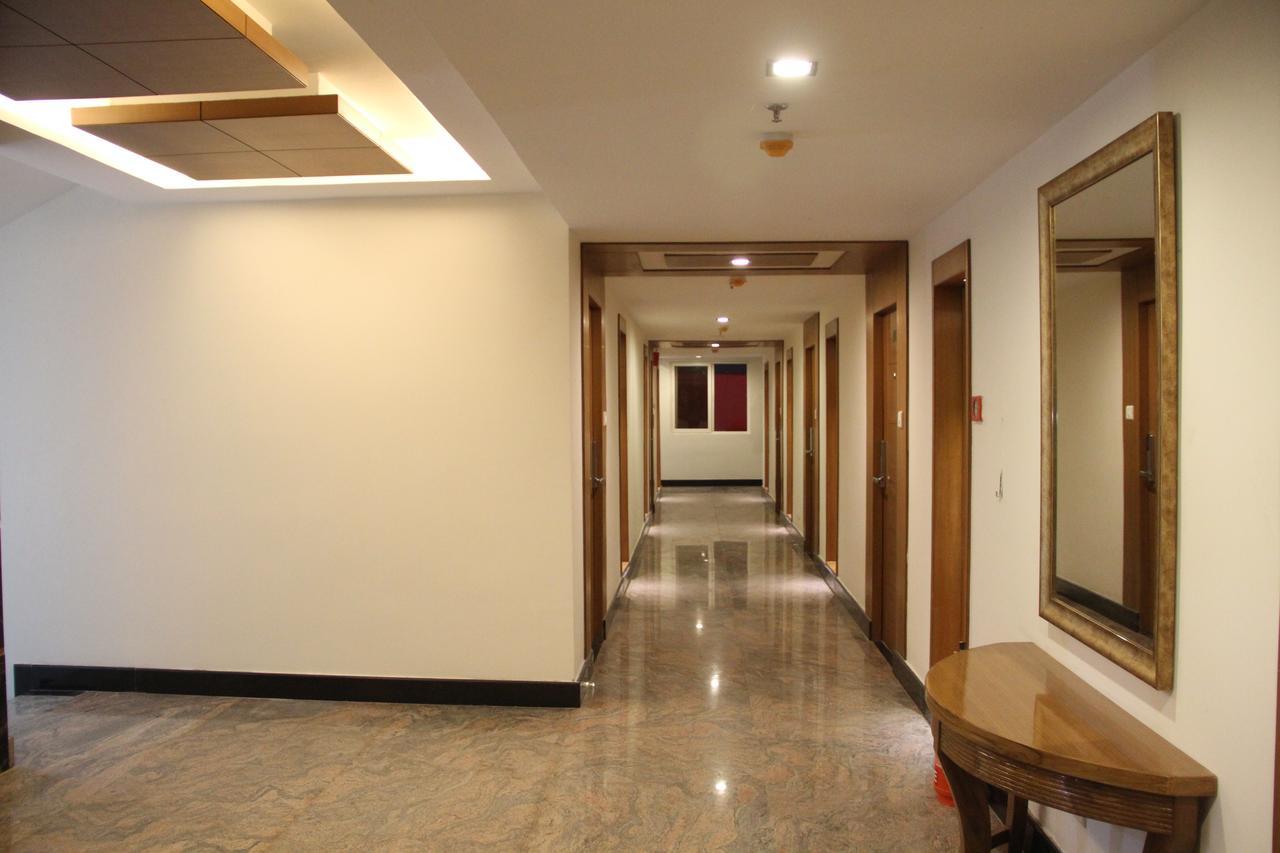 Hotel Southern Grand Vijayawāda Buitenkant foto