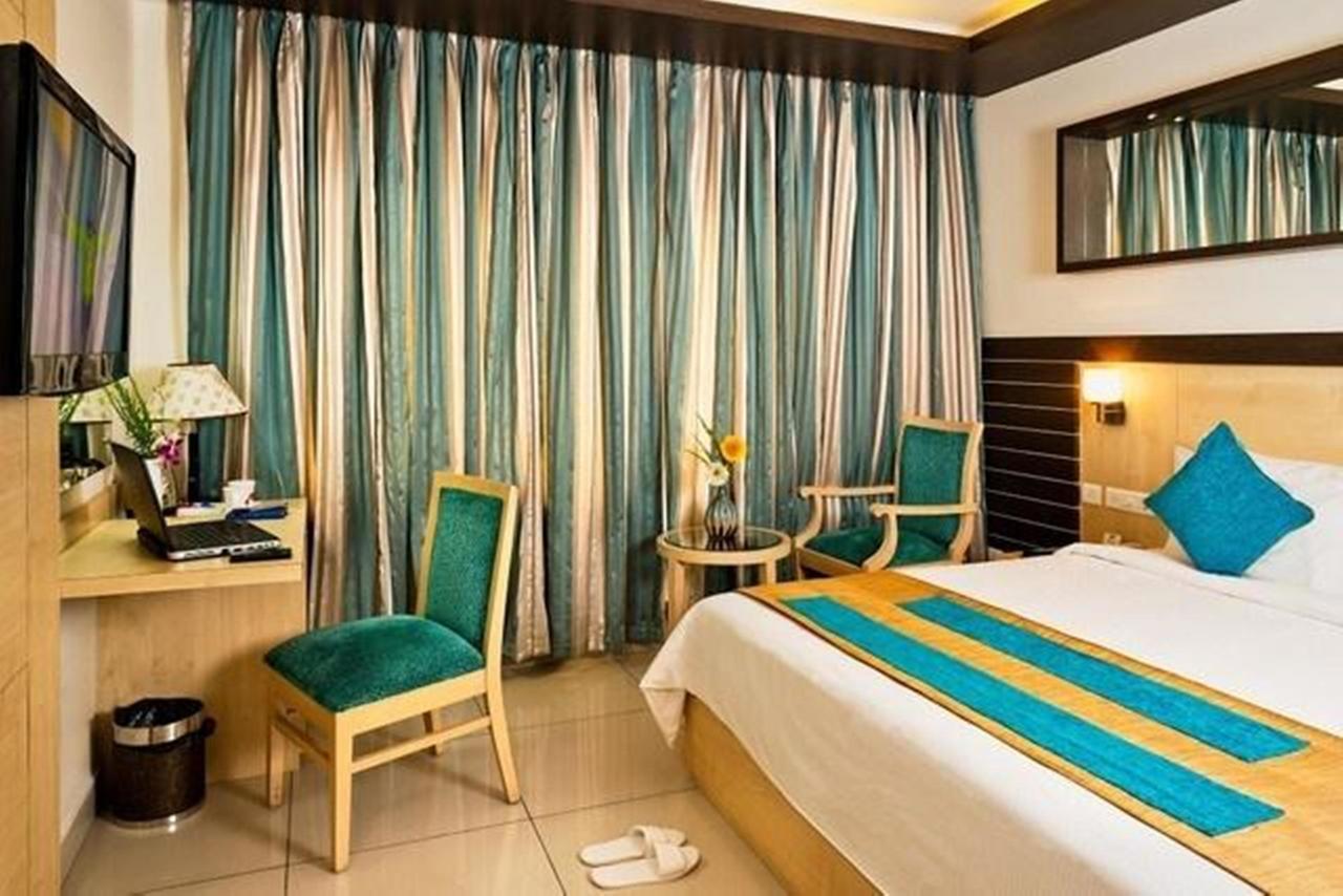 Hotel Southern Grand Vijayawāda Buitenkant foto